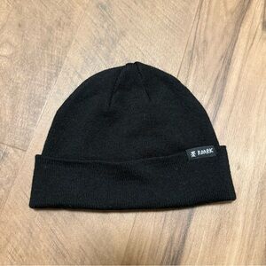 New Roark Classic Black Knit Beanie